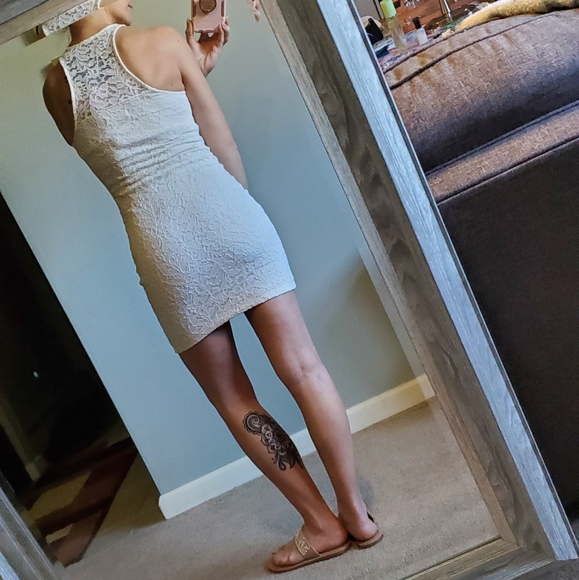 Lace dress - Picture 5 of 5